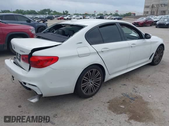 2019 BMW 5 Series 530e с VIN WBAJA9C52KB388172, выставлен на аукционе IAAI как лот 42518505 с пробегом Не указан миль и . История ставок и продаж доступна на DreamBid. Изображение 4.