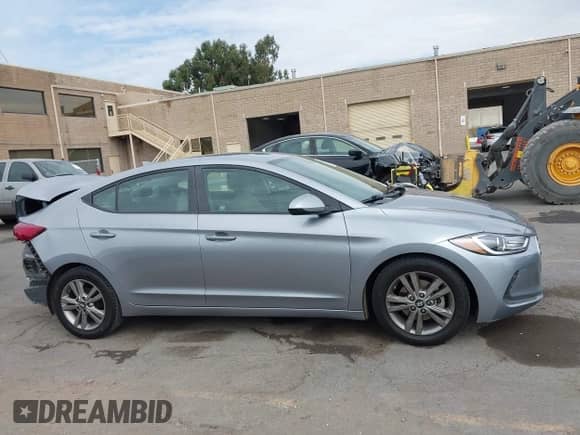 2017 Hyundai Elantra SE z VIN 5NPD84LF8HH033019, wystawiony jako IAAI lot #43259780 z przebiegiem 101 061 mil mil oraz . Historia ofert i sprzedaży dostępna na DreamBid. Obrazek 14.