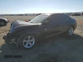 2013 BMW 3 Series 328i z VIN WBA3C1G53DNN93452, wystawiony jako Copart lot #83865115 z przebiegiem 124 356 mil mil oraz Szkoda całkowita • Salvage title. Historia ofert i sprzedaży dostępna na DreamBid. Obrazek 1.