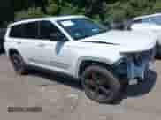 2025 Jeep Grand Cherokee Limited z VIN 1C4RJKBG6S8684132, wystawiony jako IAAI lot #42727769 z przebiegiem 6 431 mil mil oraz . Historia ofert i sprzedaży dostępna na DreamBid. Obrazek 14.