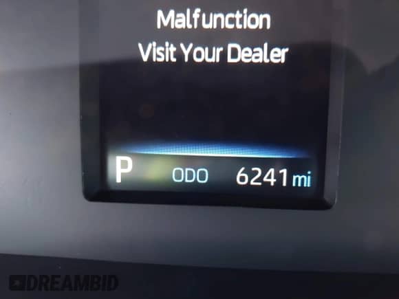 2025 Toyota Tundra SR5 z VIN 5TFLA5DB8SX265813, wystawiony jako IAAI lot #42659945 z przebiegiem 6 241 mil mil oraz . Historia ofert i sprzedaży dostępna na DreamBid. Obrazek 16.