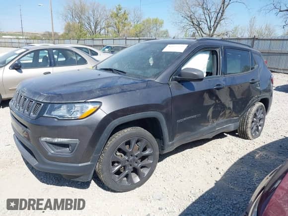 2021 Jeep Compass 80th Anniversary с VIN 3C4NJDEB0MT556774, выставлен на аукционе IAAI как лот 42051877 с пробегом 78 326 миль миль и . История ставок и продаж доступна на DreamBid. Изображение 2.