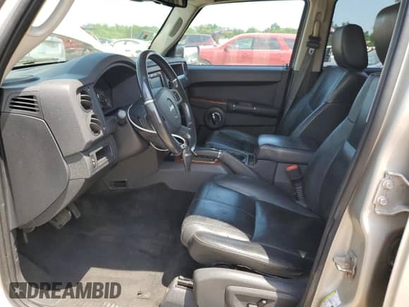 2008 Jeep Commander Limited z VIN 1J8HG58278C190691, wystawiony jako Copart lot #62923135 z przebiegiem 200 262 mil mil oraz Szkoda całkowita • Salvage title. Historia ofert i sprzedaży dostępna na DreamBid. Obrazek 7.
