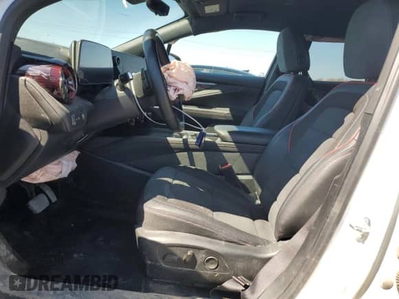 2024 Chevrolet Blazer EV eAWD RS z VIN 3GNKDCRJ0RS174240, wystawiony jako Copart lot #52950235 z przebiegiem 63 232 mil mil oraz Szkoda całkowita • Salvage title. Historia ofert i sprzedaży dostępna na DreamBid. Obrazek 7.