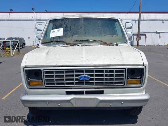 1988 Ford Econoline Cargo с VIN 1FTES14Y2JHB24795, выставлен на аукционе IAAI как лот 42512432 с пробегом 91 824 миль миль и . История ставок и продаж доступна на DreamBid. Изображение 12.