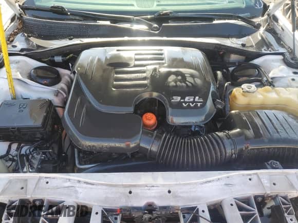 2014 Chrysler 300 C with VIN 2C3CCAKG6EH200960, listed as a Copart auction lot 59629825 with 137,809 mi miles and Salvage title. Bid and sale history available at DreamBid. Image 11.