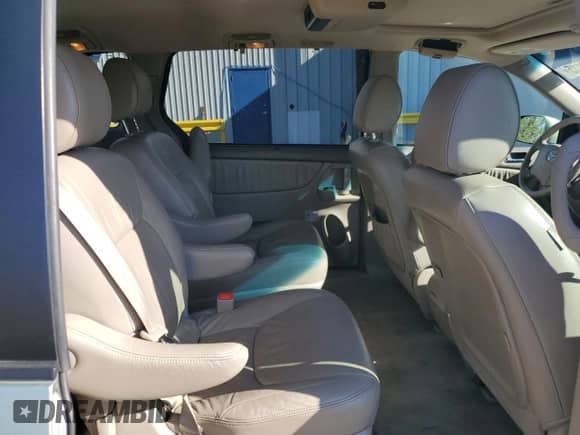 2010 Toyota Sienna XLE с VIN 5TDYK4CCXAS303876, выставлен на аукционе Copart как лот 81272115 с пробегом 170 141 миль миль и Списание • Salvage title. История ставок и продаж доступна на DreamBid. Изображение 11.