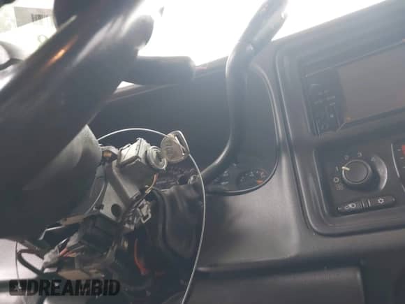 2003 Chevrolet Silverado 1500 with VIN 2GCEK19T831213564, listed as a IAAI auction lot 41616748 with 179,876 mi miles and . Bid and sale history available at DreamBid. Image 11.