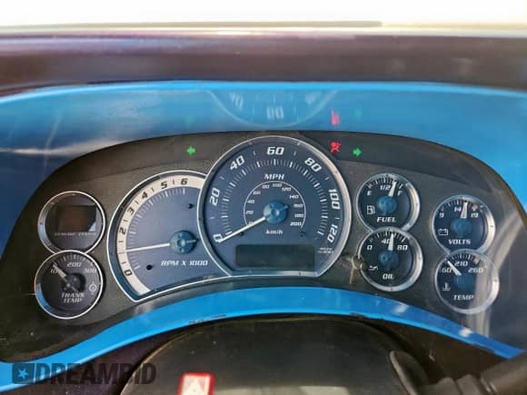 2002 GMC Sierra 1500 z VIN 1GTEC14W32Z117037, wystawiony jako Copart lot #61937045 z przebiegiem Nie podano mil oraz Szkoda całkowita • Salvage title. Historia ofert i sprzedaży dostępna na DreamBid. Obrazek 9.