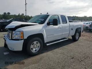 2011 Chevrolet Silverado 1500 LTZ with VIN 1GCRCTE2XBZ172982, listed as a Copart auction lot 61047345 with 36,133 mi miles and Salvage title. Bid and sale history available at DreamBid. Image 1.