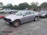 2013 Chrysler 300 с VIN 2C3CCAAG3DH575172, выставлен на аукционе IAAI как лот 43439773 с пробегом 261 477 миль миль и . История ставок и продаж доступна на DreamBid. Изображение 2.