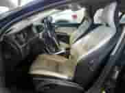2013 Volvo S60 T6 R-Design Platinum с VIN YV1902FH1D1229913, выставлен на аукционе Copart как лот 71681125 с пробегом 129 365 миль миль и Чистый • Clean title. История ставок и продаж доступна на DreamBid. Изображение 7.