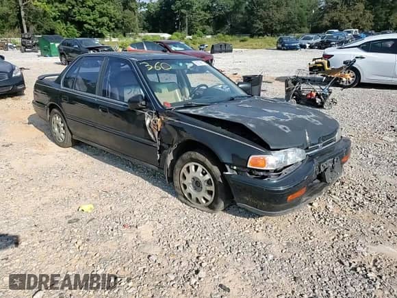 1993 Honda Accord с VIN JHMCB7685PC017980, выставлен на аукционе Copart как лот 80196175 с пробегом 62 510 миль миль и Списание • Salvage title. История ставок и продаж доступна на DreamBid. Изображение 13.