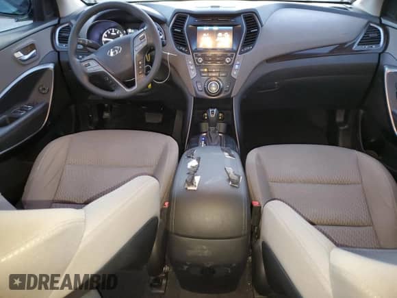 2018 Hyundai Santa Fe SE z VIN KM8SM4HF1JU269790, wystawiony jako Copart lot #81136895 z przebiegiem 51 223 mil mil oraz Szkoda całkowita • Salvage title. Historia ofert i sprzedaży dostępna na DreamBid. Obrazek 8.