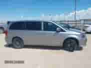 2018 Dodge Grand Caravan SE z VIN 2C4RDGBG9JR199149, wystawiony jako IAAI lot #43264774 z przebiegiem 200 102 mil mil oraz . Historia ofert i sprzedaży dostępna na DreamBid. Obrazek 13.
