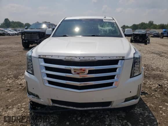 2017 Cadillac Escalade ESV Premium Luxury с VIN 1GYS4JKJ2HR249572, выставлен на аукционе Copart как лот 67258055 с пробегом 133 070 миль миль и Списание • Salvage title. История ставок и продаж доступна на DreamBid. Изображение 5.