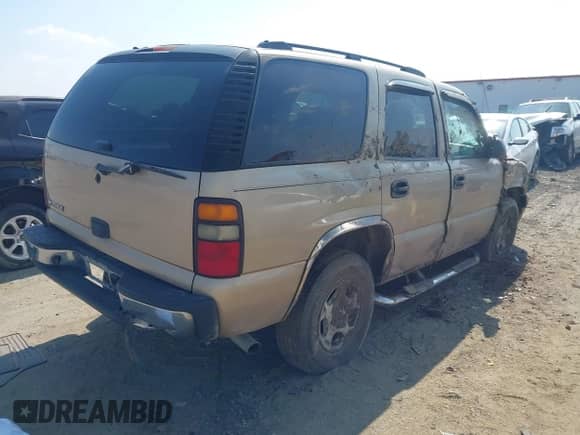 2006 Chevrolet Tahoe LS z VIN 1GNEC13V46J148317, wystawiony jako IAAI lot #42603223 z przebiegiem 275 308 mil mil oraz . Historia ofert i sprzedaży dostępna na DreamBid. Obrazek 4.