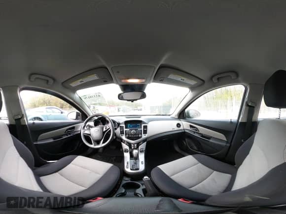 2014 Chevrolet Cruze LS с VIN 1G1PA5SH5E7286902, выставлен на аукционе IAAI как лот 43338170 с пробегом 141 429 миль миль и . История ставок и продаж доступна на DreamBid. Изображение 19.