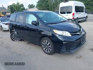2018 Toyota Sienna LE z VIN 5TDJZ3DC4JS205058, wystawiony jako IAAI lot #42857131 z przebiegiem 150 549 mil mil oraz . Historia ofert i sprzedaży dostępna na DreamBid. Obrazek 1.