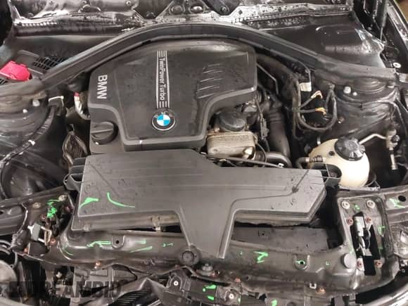 2013 BMW 3 Series 328i xDrive z VIN WBA3B3G53DNR80324, wystawiony jako IAAI lot #41490385 z przebiegiem 177 026 mil mil oraz . Historia ofert i sprzedaży dostępna na DreamBid. Obrazek 10.