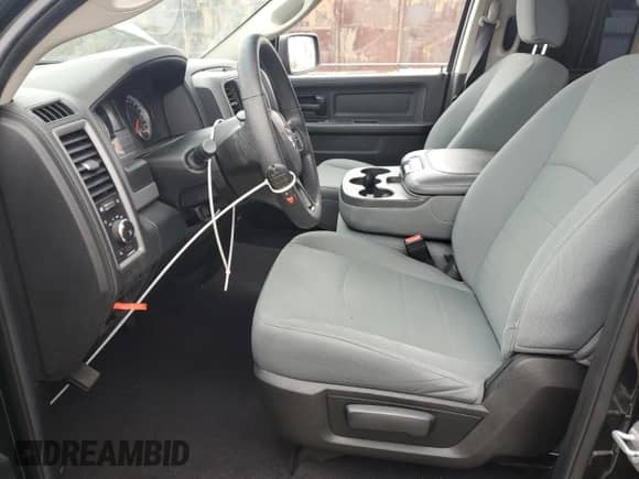 2017 Ram 1500 Express z VIN 1C6RR6FG7HS860991, wystawiony jako Copart lot #54261035 z przebiegiem 68 271 mil mil oraz Szkoda całkowita • Salvage title. Historia ofert i sprzedaży dostępna na DreamBid. Obrazek 7.