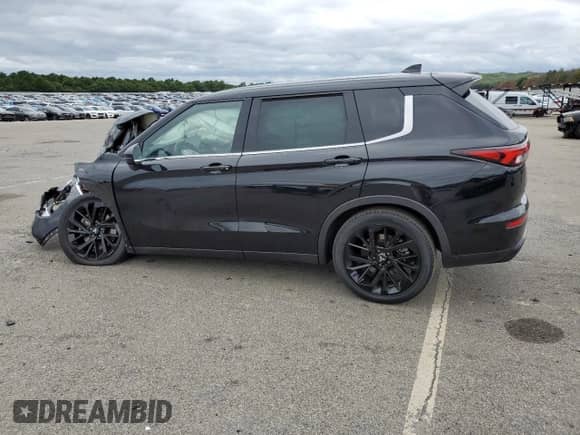 2023 Mitsubishi Outlander SE with VIN JA4J4UA85PZ040370, listed as a Copart auction lot 69807895 with Not provided miles and Salvage title. Bid and sale history available at DreamBid. Image 2.