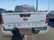 2024 Nissan Frontier SV z VIN 1N6ED1EJ2RN665075, wystawiony jako IAAI lot #42532965 z przebiegiem 8 992 mil mil oraz . Historia ofert i sprzedaży dostępna na DreamBid. Obrazek 17.