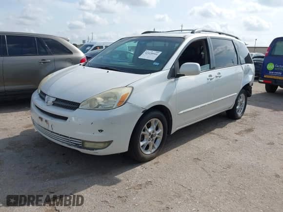 2005 Toyota Sienna XLE z VIN 5TDZA22C15S317622, wystawiony jako IAAI lot #42428944 z przebiegiem 310 848 mil mil oraz . Historia ofert i sprzedaży dostępna na DreamBid. Obrazek 2.