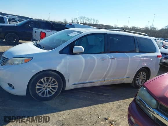 2013 Toyota Sienna XLE AAS with VIN 5TDYK3DC6DS372819, listed as a IAAI auction lot 41395777 with 181,526 mi miles and . Bid and sale history available at DreamBid. Image 14.