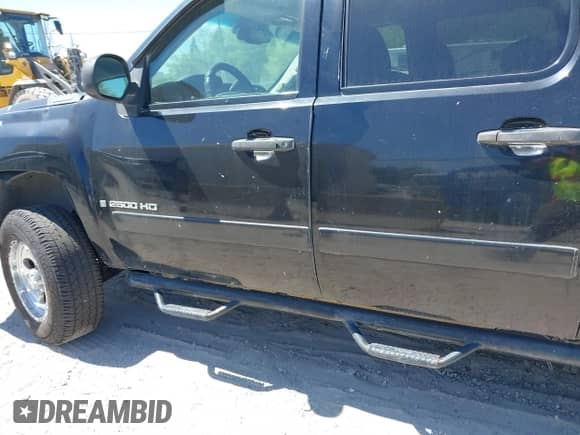 2007 Chevrolet Silverado 2500HD 1LT with VIN 1GCHK23607F538603, listed as a IAAI auction lot 41788608 with 421,491 mi miles and . Bid and sale history available at DreamBid. Image 21.