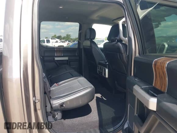 2019 Ford F-150 XL с VIN 1FTEW1CPXKKE47963, выставлен на аукционе IAAI как лот 43314236 с пробегом 171 594 миль миль и . История ставок и продаж доступна на DreamBid. Изображение 8.