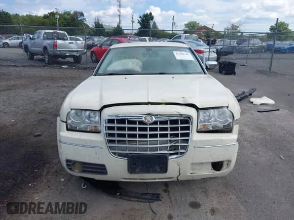 2010 Chrysler 300 Touring Signature with VIN 2C3CA5CV7AH132558, listed as a IAAI auction lot 43308707 with 227,646 mi miles and . Bid and sale history available at DreamBid. Image 13.