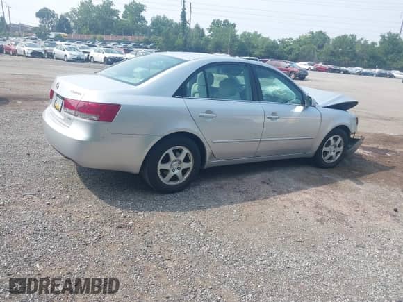 2006 Hyundai Sonata GLS z VIN 5NPEU46F66H129627, wystawiony jako IAAI lot #42914454 z przebiegiem 131 865 mil mil oraz . Historia ofert i sprzedaży dostępna na DreamBid. Obrazek 4.