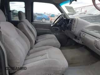 1995 Chevrolet Silverado 1500 с VIN 2GCEC19K6S1174119, выставлен на аукционе IAAI как лот 43552425 с пробегом 175 812 миль миль и . История ставок и продаж доступна на DreamBid. Изображение 5.