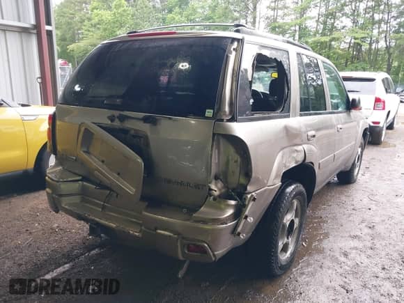 2002 Chevrolet TrailBlazer LS с VIN 1GNDS13S822136700, выставлен на аукционе IAAI как лот 42378755 с пробегом 250 026 миль миль и . История ставок и продаж доступна на DreamBid. Изображение 4.