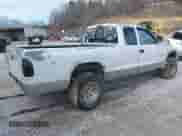1997 Dodge Dakota z VIN 1B7GG23X0VS136400, wystawiony jako IAAI lot #41642514 z przebiegiem 223 696 mil mil oraz . Historia ofert i sprzedaży dostępna na DreamBid. Obrazek 4.