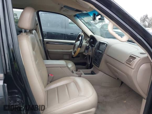 2002 Ford Explorer Limited с VIN 1FMZU75W72ZA68372, выставлен на аукционе IAAI как лот 42564838 с пробегом 153 264 миль миль и . История ставок и продаж доступна на DreamBid. Изображение 5.