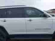 2023 Jeep Grand Cherokee Laredo с VIN 1C4RJKAG1P8700942, выставлен на аукционе IAAI как лот 41599190 с пробегом 45 155 миль миль и . История ставок и продаж доступна на DreamBid. Изображение 13.