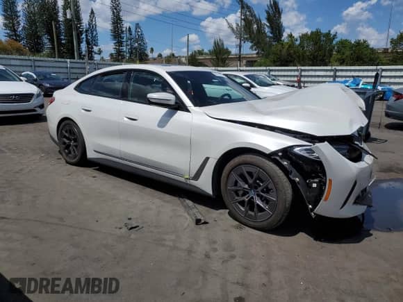 2023 BMW i4 eDrive35 z VIN WBY43AW0XPFP76986, wystawiony jako Copart lot #50745225 z przebiegiem 14 128 mil mil oraz Szkoda całkowita • Salvage title. Historia ofert i sprzedaży dostępna na DreamBid. Obrazek 4.