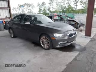 2013 BMW 3 Series 328i с VIN WBA3A5G59DNP19374, выставлен на аукционе IAAI как лот 42993999 с пробегом 217 488 миль миль и . История ставок и продаж доступна на DreamBid. Изображение 1.