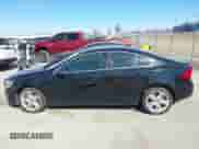 2015 Volvo S60 T5 Premier с VIN YV1612TK4F2356751, выставлен на аукционе IAAI как лот 41666654 с пробегом Не указан миль и . История ставок и продаж доступна на DreamBid. Изображение 14.