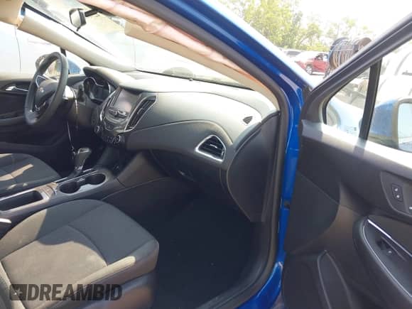 2017 Chevrolet Cruze LT с VIN 1G1BE5SM7H7217466, выставлен на аукционе IAAI как лот 42900903 с пробегом 68 020 миль миль и . История ставок и продаж доступна на DreamBid. Изображение 5.