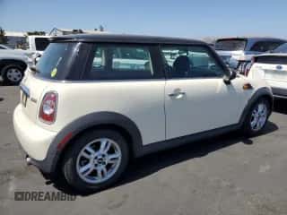 2012 MINI Hardtop with VIN WMWSU3C5XCT185907, listed as a Copart auction lot 60842065 with 81,221 mi miles and Salvage title. Bid and sale history available at DreamBid. Image 3.