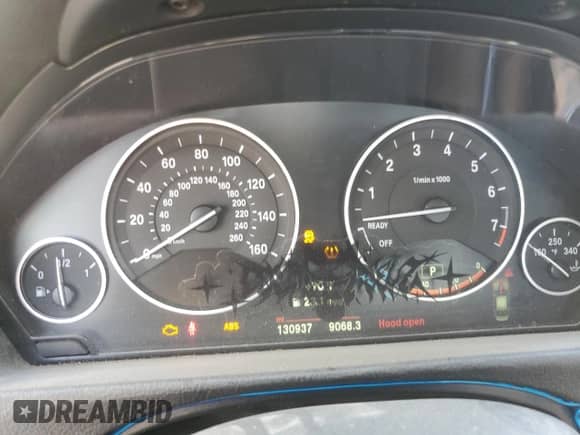 2015 BMW 3 Series 328i xDrive with VIN WBA3B3G52FNT18642, listed as a Copart auction lot 71077795 with 130,937 mi miles and Salvage title. Bid and sale history available at DreamBid. Image 9.