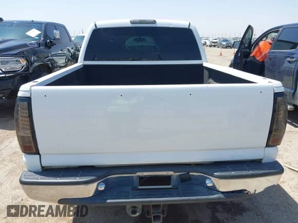 2006 GMC Sierra 1500 SLE2 with VIN 2GTEC13Z561301714, listed as a IAAI auction lot 42332167 with 163,043 mi miles and . Bid and sale history available at DreamBid. Image 16.