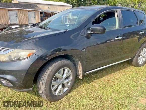2013 Nissan Murano SV with VIN JN8AZ1MU1DW205718, listed as a Copart auction lot 81040255 with 152,478 mi miles and Clean title. Bid and sale history available at DreamBid. Image 2.