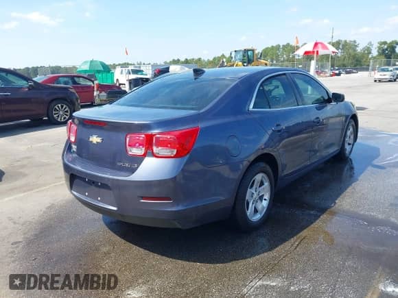 2015 Chevrolet Malibu LS z VIN 1G11A5SL0FF250388, wystawiony jako IAAI lot #43175458 z przebiegiem Nie podano mil oraz . Historia ofert i sprzedaży dostępna na DreamBid. Obrazek 4.