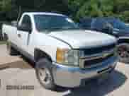 2008 Chevrolet Silverado 2500HD Work Truck z VIN 1GCHC24K68E102080, wystawiony jako IAAI lot #42505482 z przebiegiem 206 062 mil mil oraz . Historia ofert i sprzedaży dostępna na DreamBid. Obrazek 1.