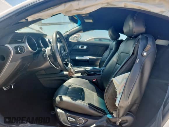 2019 Ford Mustang GT z VIN 1FA6P8CF1K5138954, wystawiony jako Copart lot #71106285 z przebiegiem 121 287 mil mil oraz Czysty tytuł • Clean title. Historia ofert i sprzedaży dostępna na DreamBid. Obrazek 7.