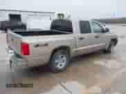 2005 Dodge Dakota SLT с VIN 1D7HW48NX5S260884, выставлен на аукционе IAAI как лот 43479594 с пробегом 238 998 миль миль и . История ставок и продаж доступна на DreamBid. Изображение 4.